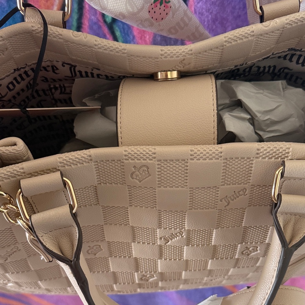 Juicy Couture Beige Checkered Tote with Scarf - Picture 3 of 6